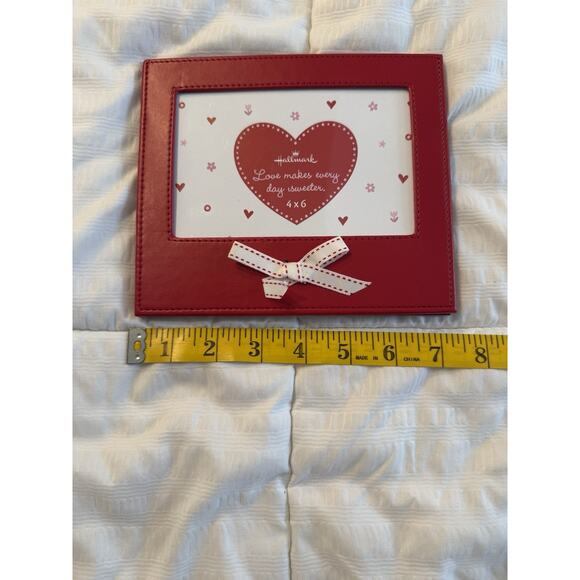 Hallmark Red Picture Frame Bow Coquette Valentine's Holiday Standing 4 x 6 in - Picture 7 of 8
